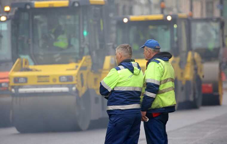 Чиновники готовятся осваивать миллиардные дорожные проекты в Петербурге