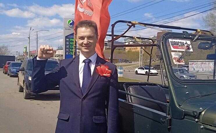 В Иркутской КПРФ вспыхнул внутренний мятеж: Анатолий Обухов ведёт наступление на Сергея Левченко