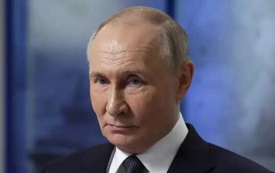 Путин активно информирует мировых лидеров о переговорах с Трампом